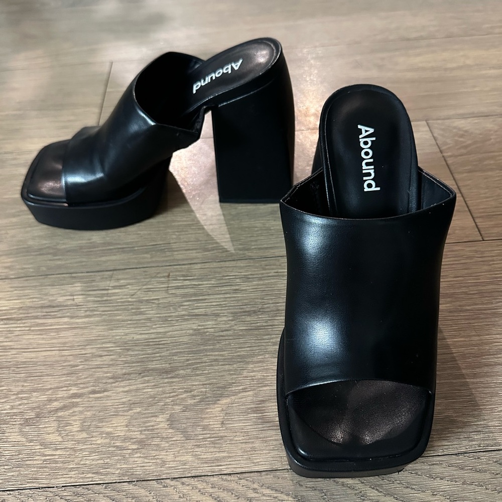 Abound Black Mules with Chunky Block Heel